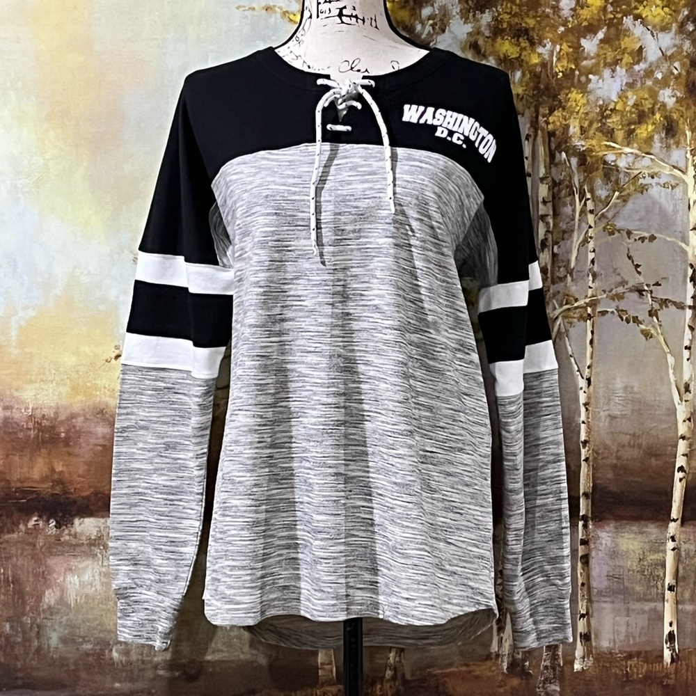 NWOT LE Washington D.C. 70% Cotton Sweatshirt